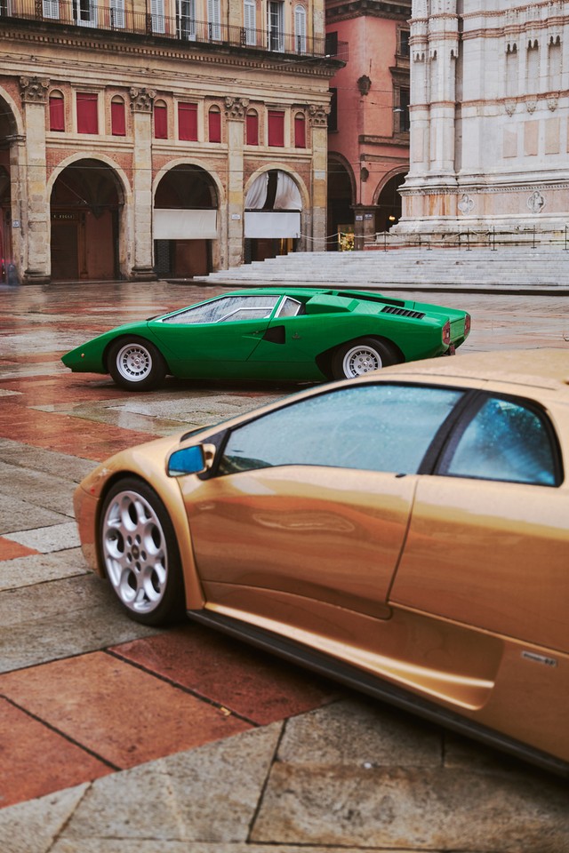 Lamborghini ma 60 lat i od początku było wierne silnikowi V12. Jaka ...