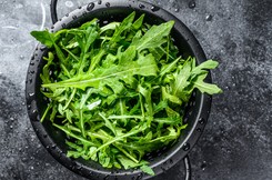 Jak przechowywać rukolę, by długo zachowała świeżość?