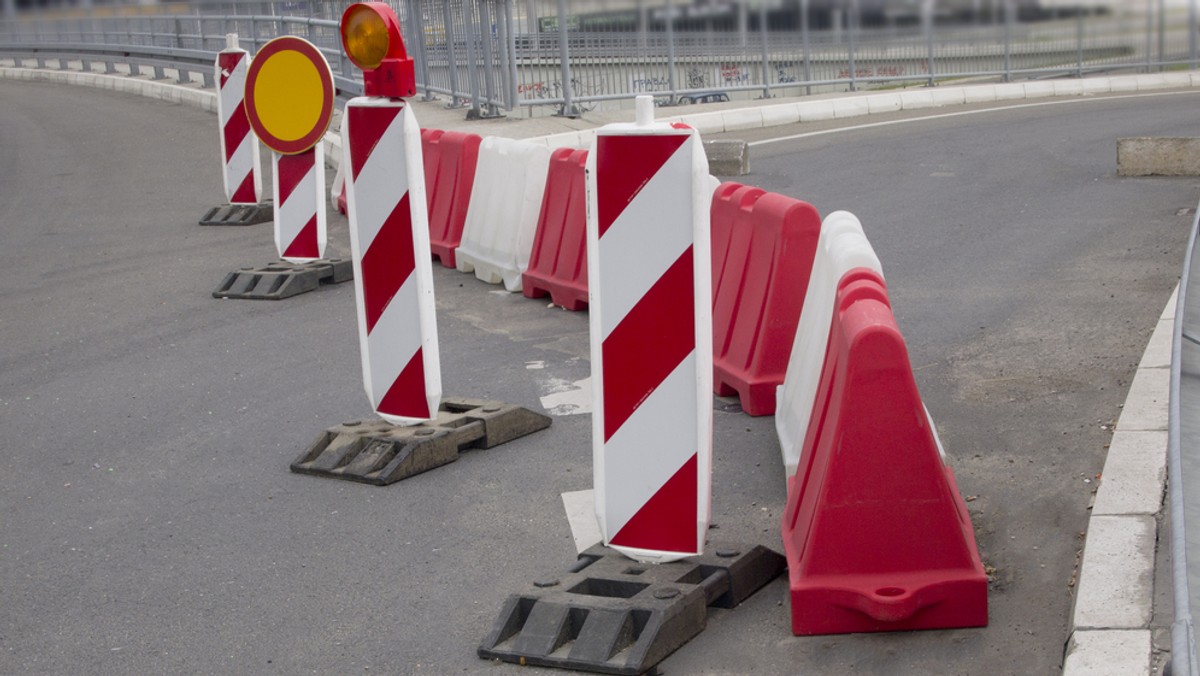 Niemal 23 mln zł dotacji na budowę dróg lokalnych w 2016 r. przeznaczył samorząd województwa dolnośląskiego. Wsparcie w tych inwestycjach obejmie 89 gmin i pięć powiatów – podały władze województwa.