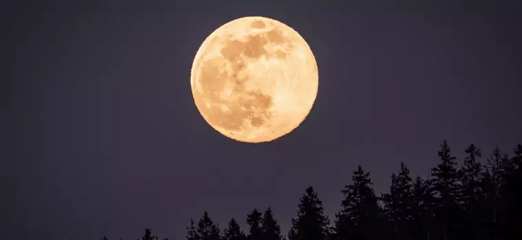 Zaćmienie Księżyca i zorza uchwycone na niesamowitym zdjęciu