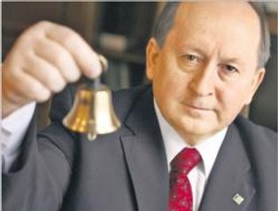 Krzysztof Pietraszkiewicz - człowiek, który potrafi załatwić prawie wszystko