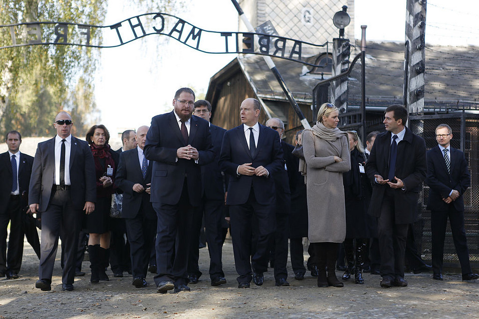 Książę Albert II Grimaldi i księżna Charlene w Muzeum Auschwitz-Birkenau