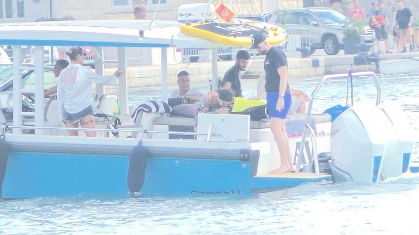 Milena Kačavenda paparaco