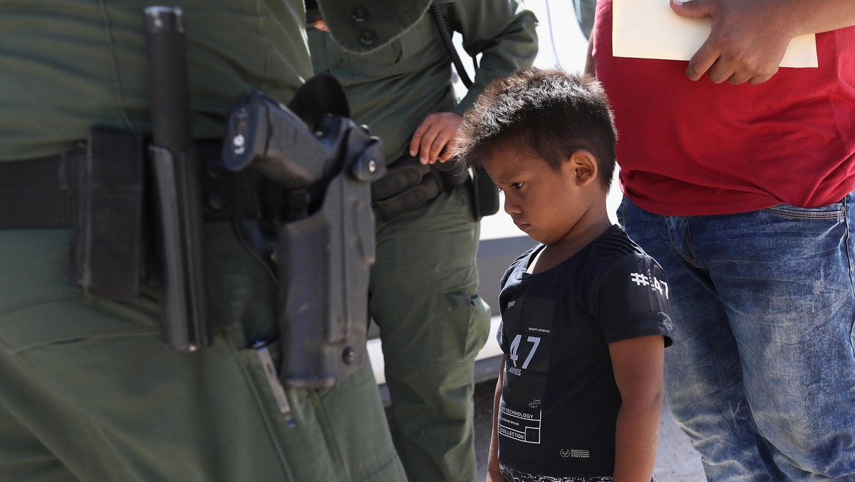 Border Patrol Agents Detain Migrants Near US-Mexico Border