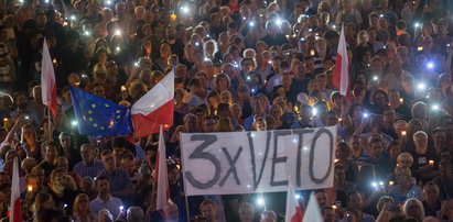 Tysiące osób pod Sejmem i Pałacem Prezydenckim