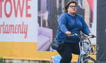 Dominika Gwit mknie przez miasto na rowerze. Co za skupienie! 