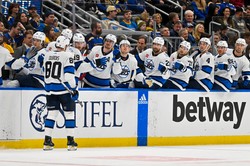 Hokeiści Winnipeg Jets wygrali trzeci mecz z rzędu [WIDEO]