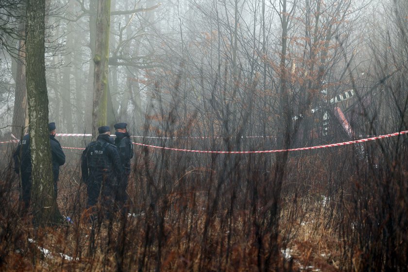 W Studzienicach k/Pszczyny rozbił się prywatny helikopter. Nie żyją dwie osoby