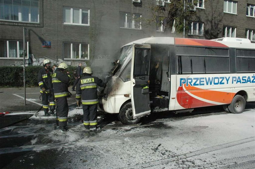Warszawa. W centrum płonął bus