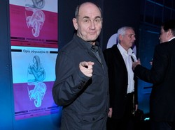 Jan Peszek: Brak grzywki nie przeszkadza