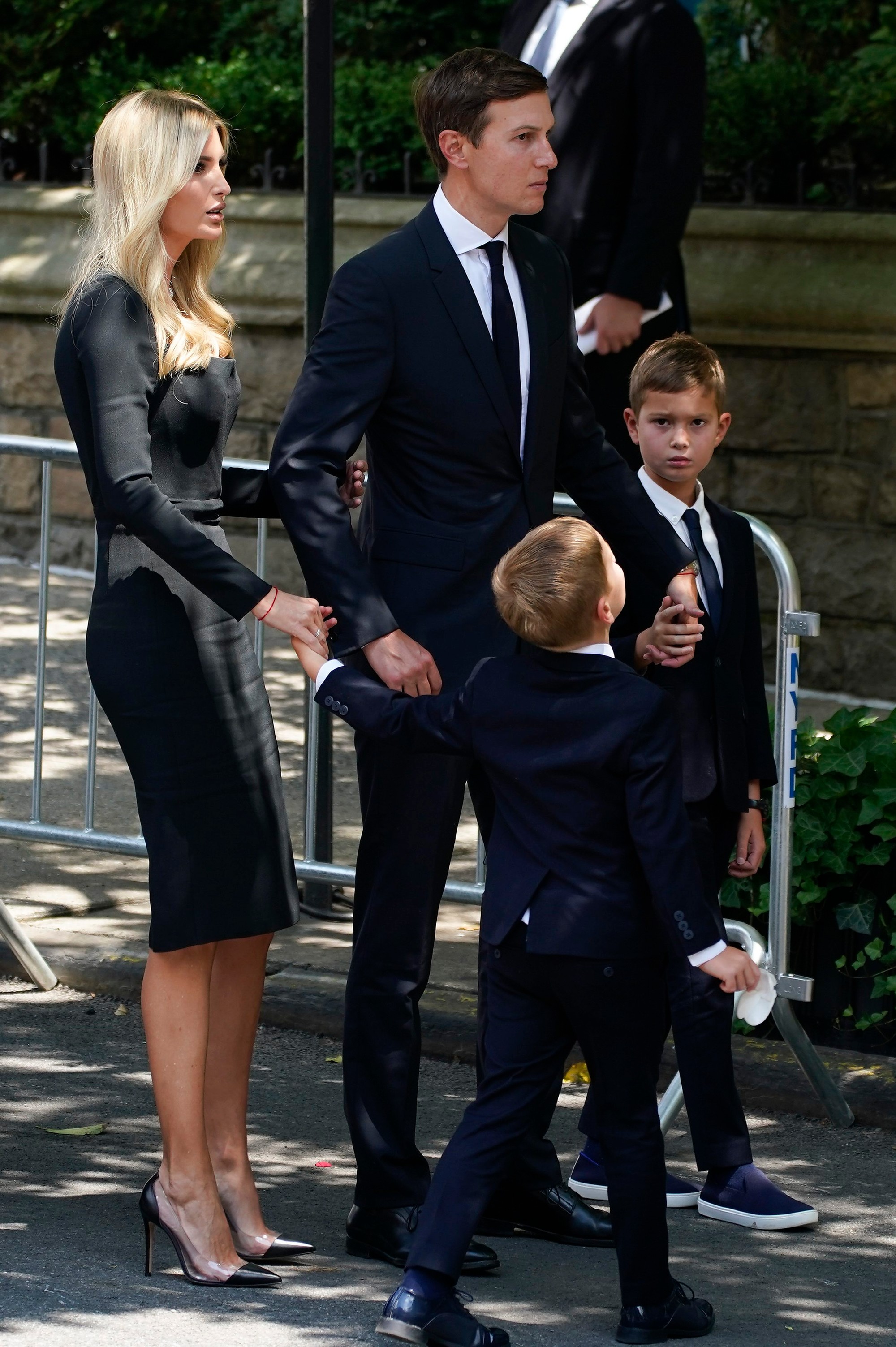 Ivanka Trump s manželom Jaredom Kushnerom a synmi.