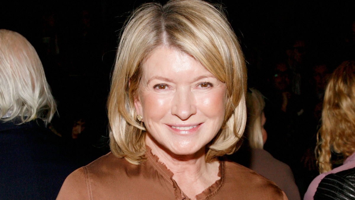 Jedna z najbardziej wpływowych Amerykanek – Martha Stewart – sprzedała dwa razy ten sam towar, czyli swoje nazwisko. Więzienie tym razem jej nie grozi, ale może stracić kilkadziesiąt milionów dolarów.