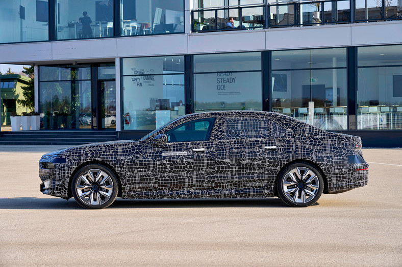 BMW i7 – prototyp elektrycznej wersji BMW serii 7 (2022)