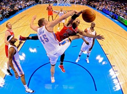 Koszykarze Oklahoma City Thunder zapewnili sobie grę w play off