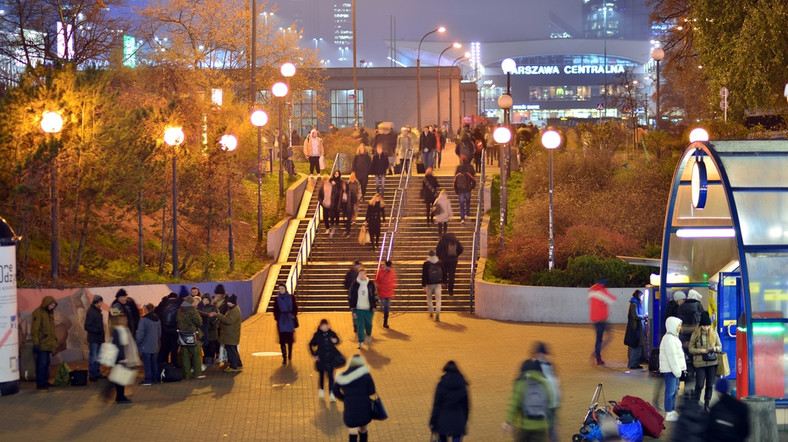 Warszawa nocą