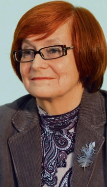 Prof. Małgorzata Fuszara, prawniczka i socjolożka specjalizująca się w zagadnieniach związanych z socjologią polityki, prawa, mniejszości etnicznych, kulturowych i społecznych oraz gender studies, w latach 2014–2015 sekretarz stanu w Kancelarii Prezesa Rady Ministrów i pełnomocnik rządu ds. równego traktowania, współtwórczyni pierwszego w Polsce projektu ustawy o równym statusie kobiet i mężczyzn.