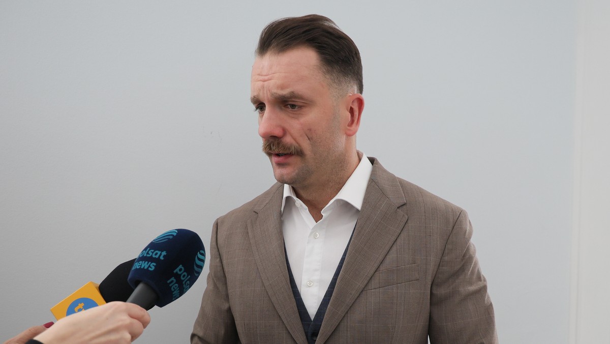 Zarzuty dla współpracowników Łukasza Mejzy za oszustwa i fałszowanie dokumentów [Źródło: Onet]