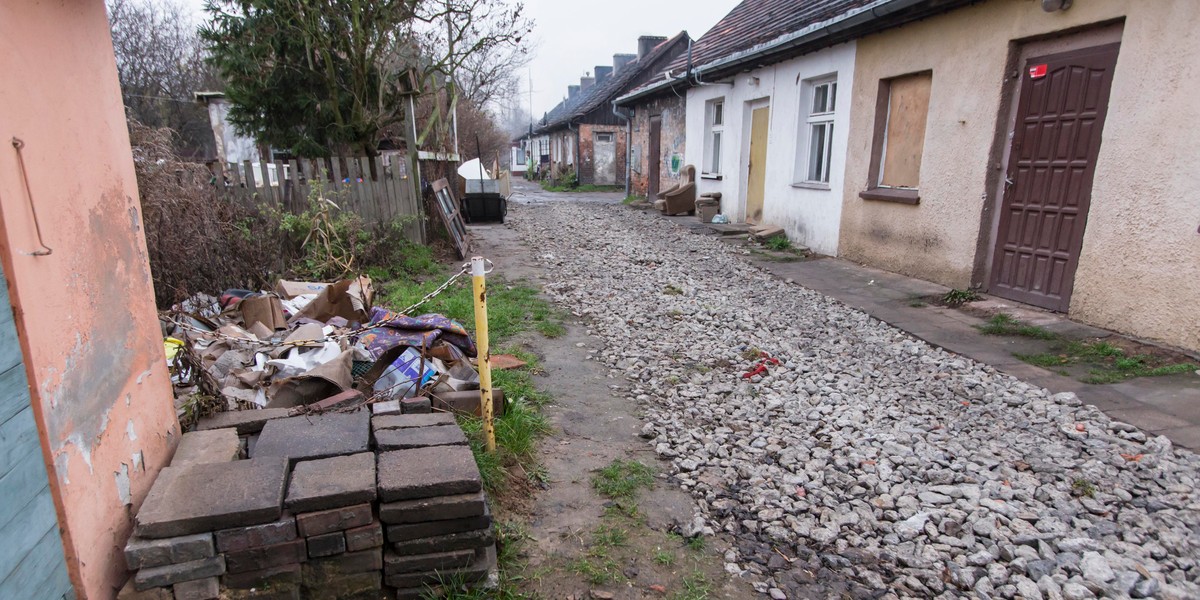 Zdarli chodnik i poszli