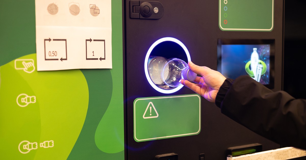 System kaucyjny 2025: Są "kary" dla producentów. 3 zł za każdy brakujący kilogram