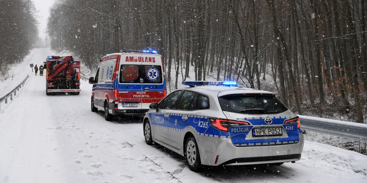 38-latek zginął pod kołami własnego samochodu