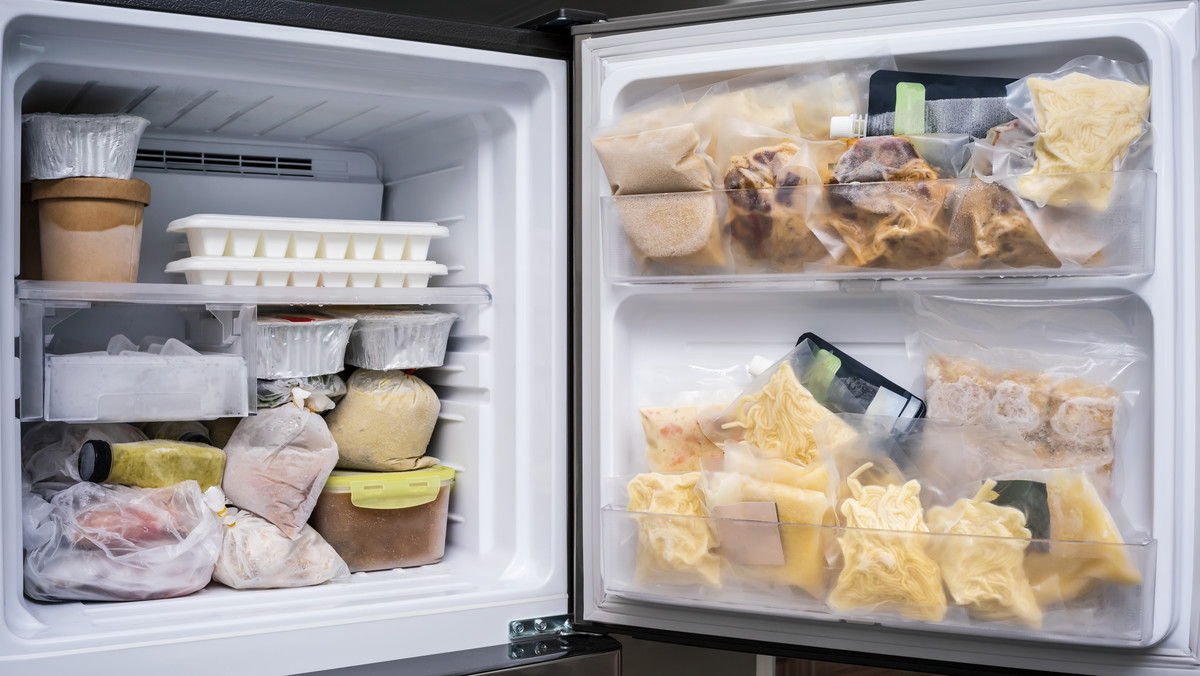 Trzymasz jedzenie w pudełkach po lodach? Koniecznie przeczytaj ten artykuł
