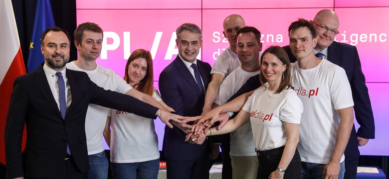 "Ogromna szansa dla Polski". Powstał "dream team" do spraw sztucznej inteligencji