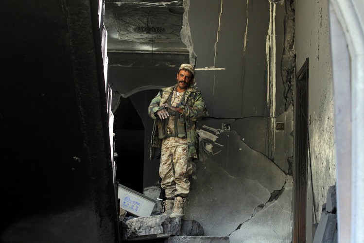 JEMEN. Naloty na zbuntowane miasto Sana