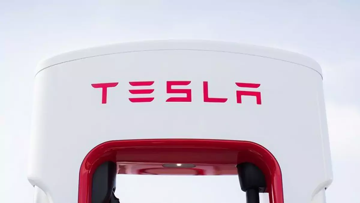 Tesla ujawnia cennik ładowarek Supercharger 