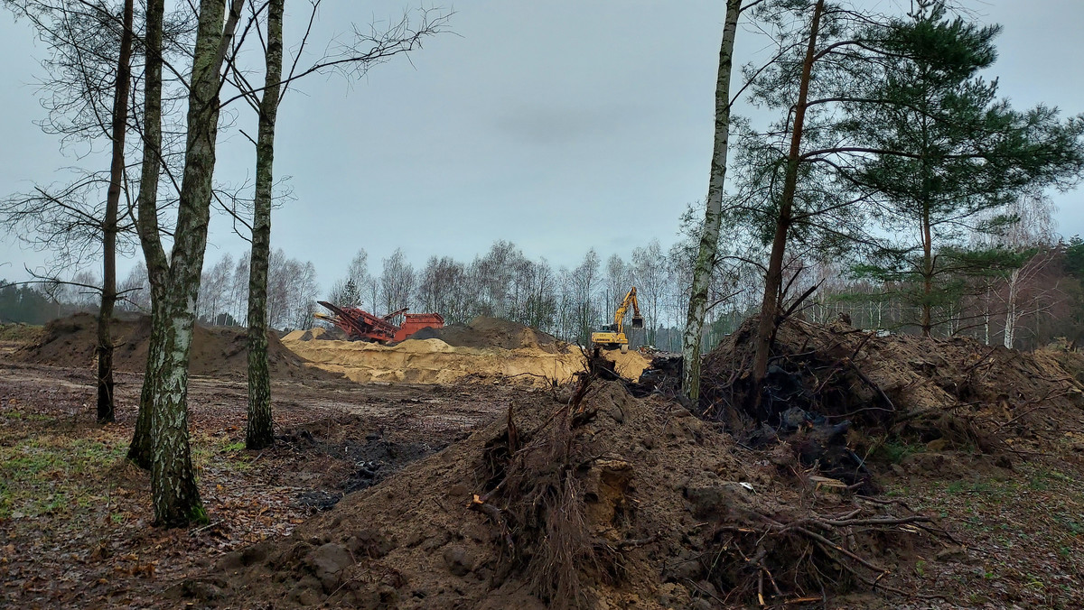 Porszewice pod Łodzią. Rośnie "kościelna" kopalnia piasku. Wciąż budzi sprzeciw