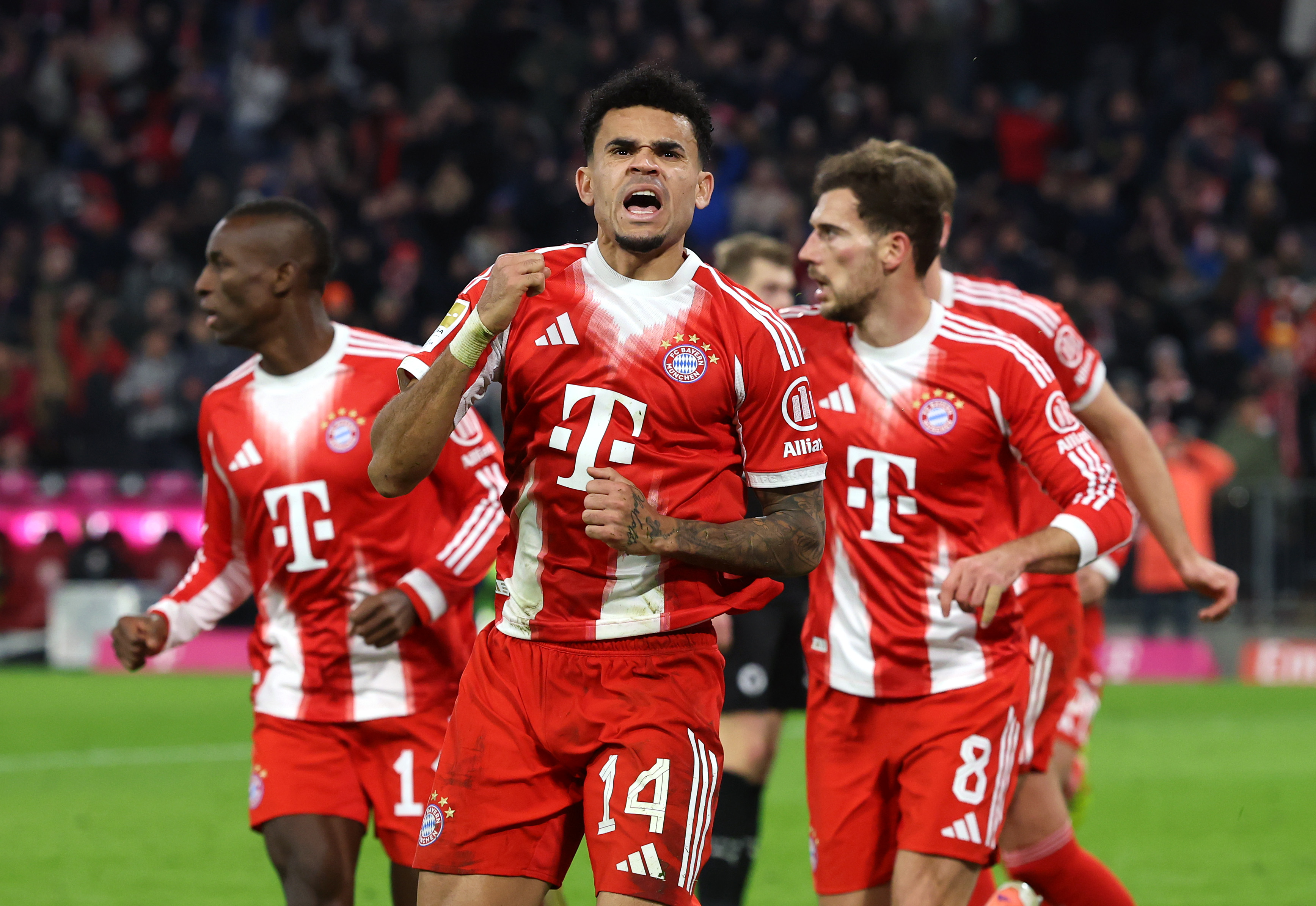 Nach Rotsperre zurück: Díaz rettet Bayern mit Nachspielzeit-Tor