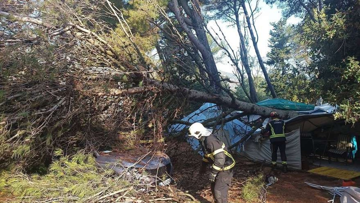 Pijavica uništila kamp na Lošinju