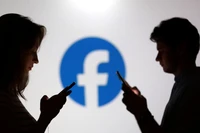 Facebook w ostatniej fazie „gnicia" — model biznesowy platform niszczy internet