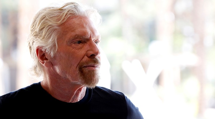  Sir Richard Branson előad egy Las Vegas-i hotelben 2021 júniusában