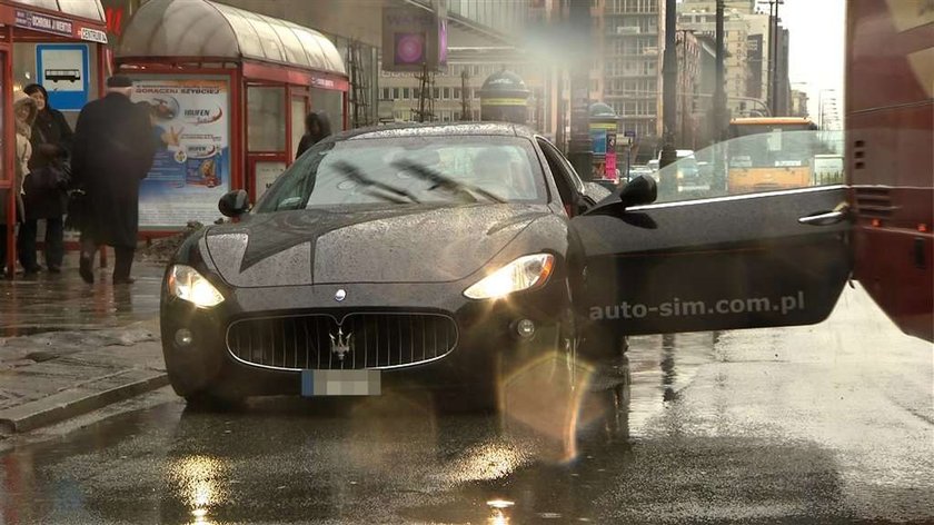 Uszkodzone Maserati TVN. Mandat dostał...