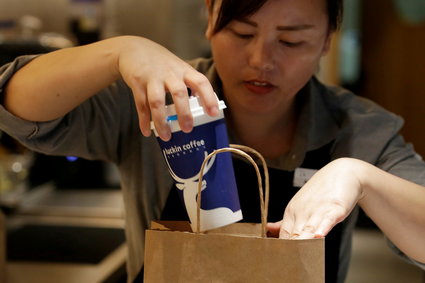 Chiński rywal Starbucksa ma wejść na giełdę. Giganci walczą o pozycję lidera na rynku