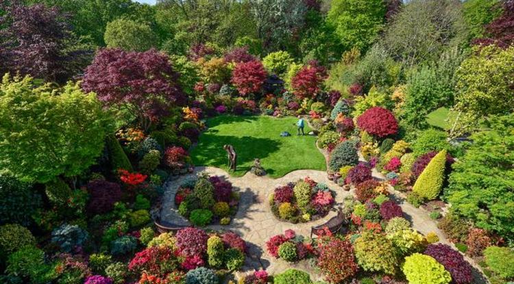 Egy titkos Édenkertet hozott létre a kertjében egy idős házaspár