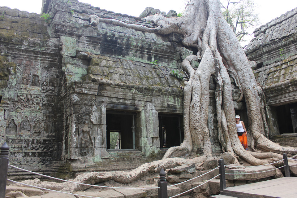 Małgorzata Ostrowska w Kambodży - Angkor Wat (2012 r.)