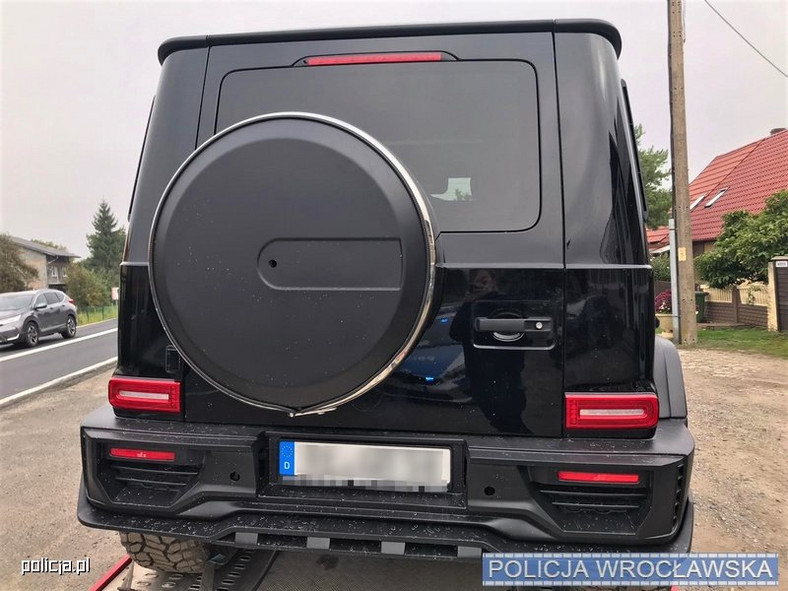 Odzyskany przez policję Mercedes G-klasa AMG