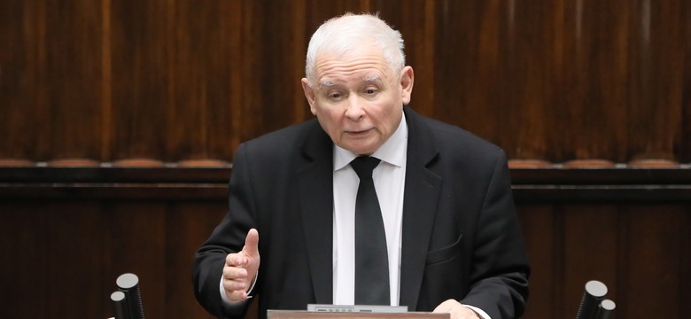 Kaczyński wszedł na mównicę. Oklaski na stojąco