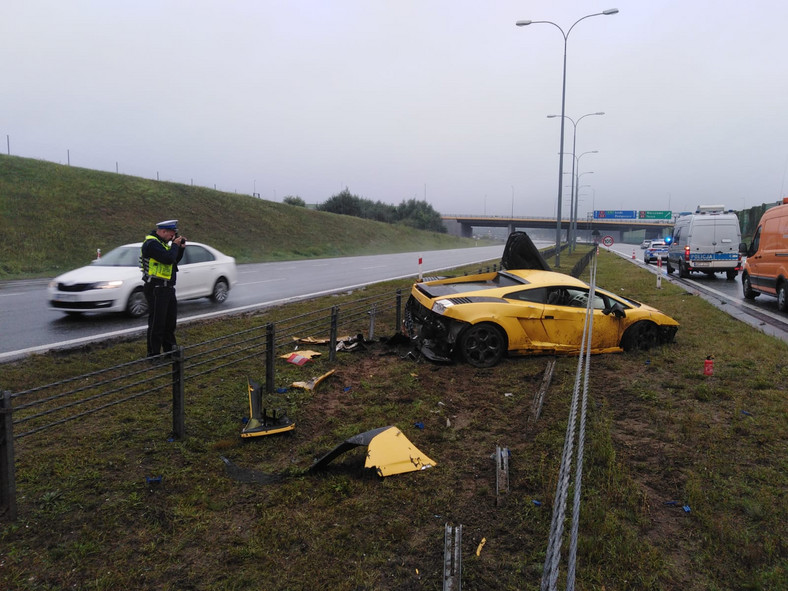 Lamborghini Gallardo rozbite na A1 w okolicach Torunia