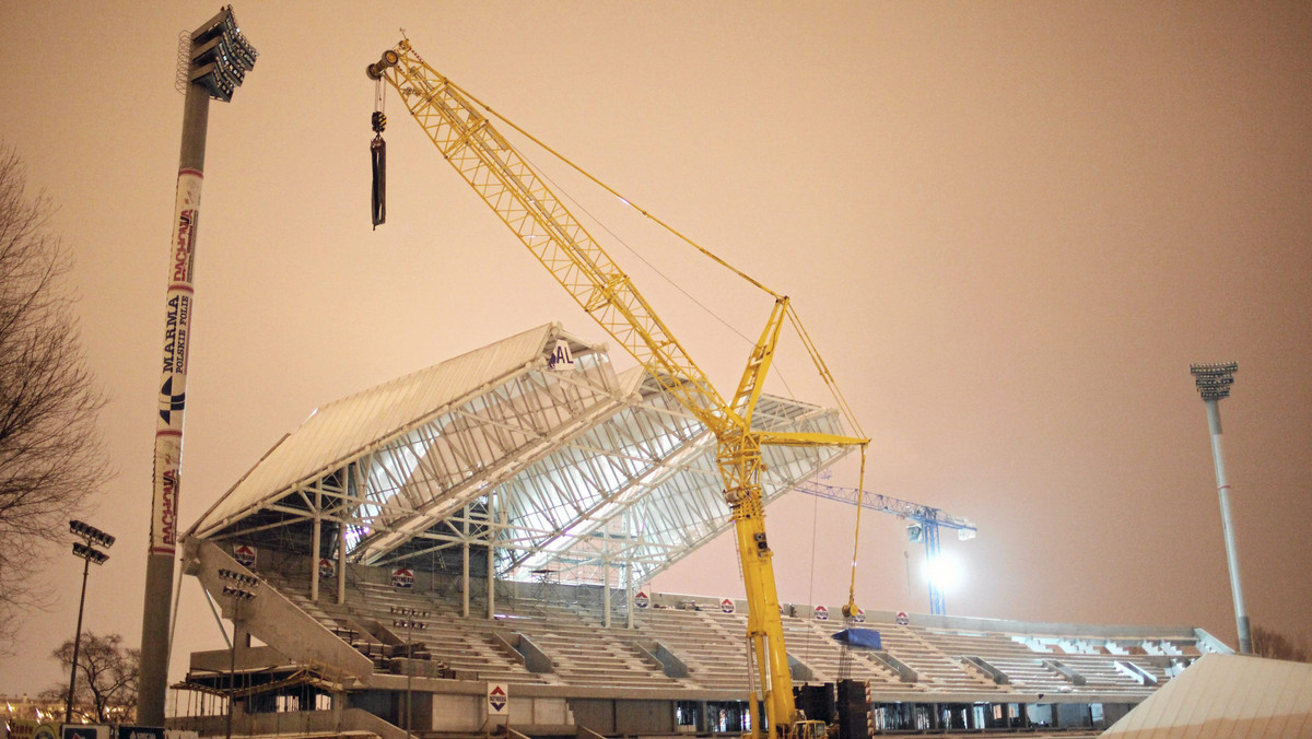 Ok. 80 mln zł potrzeba na dokończenie rozbudowy stadionu miejskiego w Rzeszowie - czytamy w serwisie nowiny24.pl.