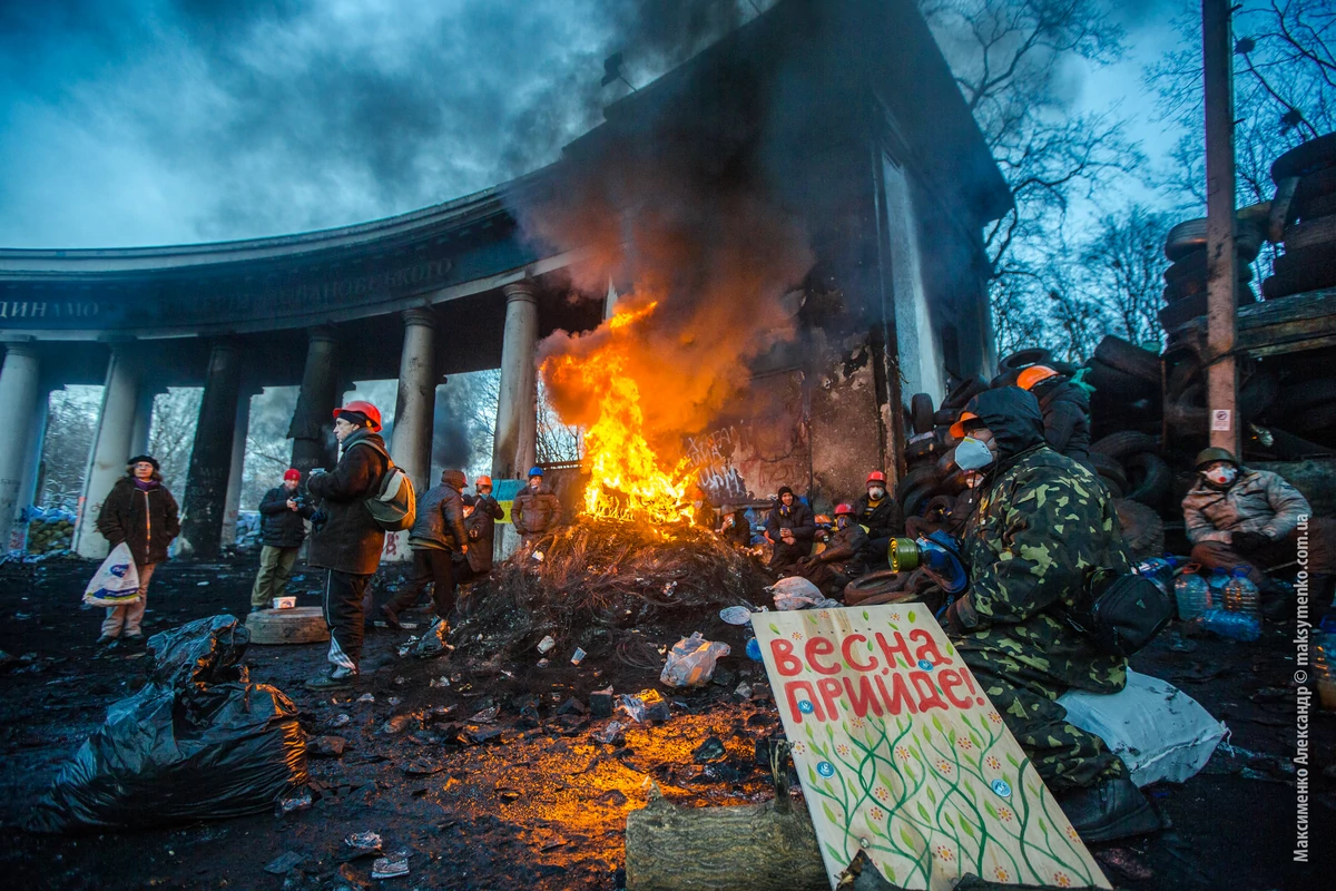  To Janukowycz kazał strzelać z ostrej broni do protestujących na Majdanie. Ustalenia ukraińskich śledczych