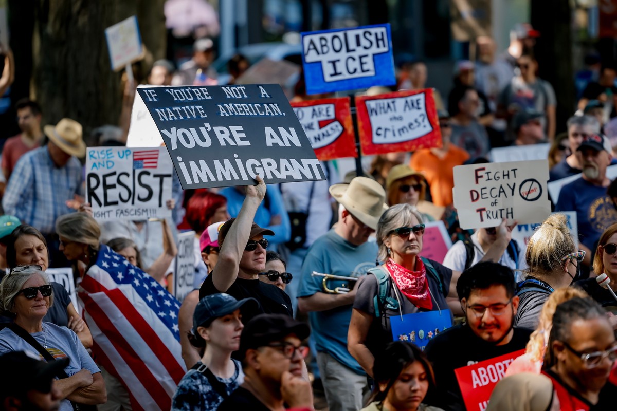 Tysiące demonstrantów w USA. W rękach trzymają hasła