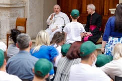 Dziecko z Ukrainy zadało pytanie papieżowi. Ten odrzekł: Chciałbym pojechać, ale...
