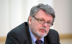 "Polsce mogą grozić sankcje UE za małą ustawę medialną". Prof. Maciej Mrozowski przestrzega