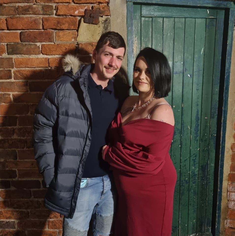 Hrdí rodičia James a Jenni.