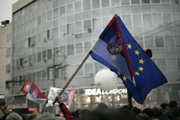 W Serbii trwają antyrządowe protesty. Podczas starć zatrzymano 71 osób