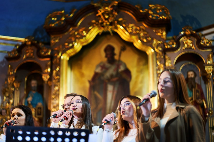 Koncert dla Gai z udziałem Marcina Staszka w kościele w Łące - 27.12.2022 - autor: Mateusz Przybyła