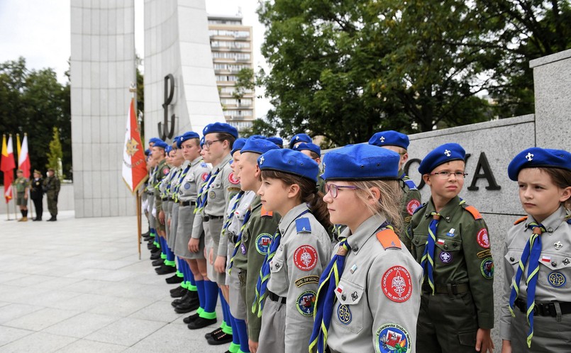 Uroczystości pod pomnikiem Państwa Podziemnego