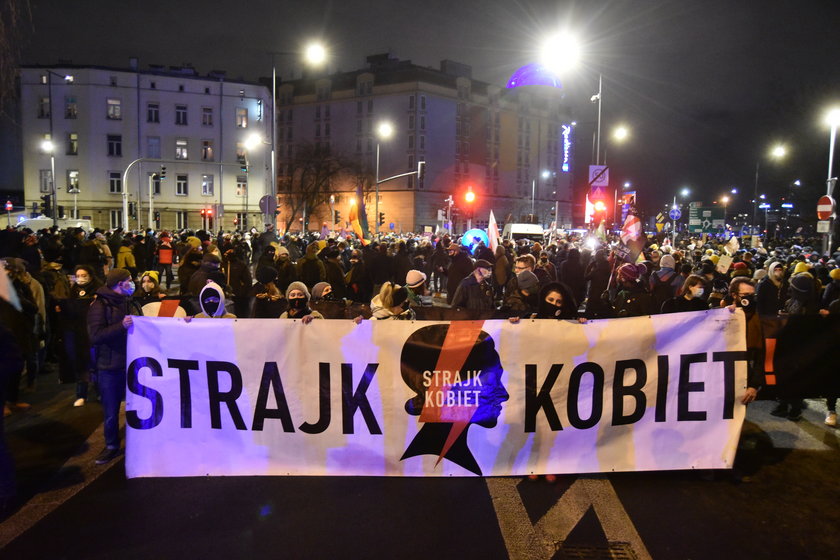 "Kartonowy" protest - zobacz, co działo się w Polsce po publikacji uzasadnienia wyroku